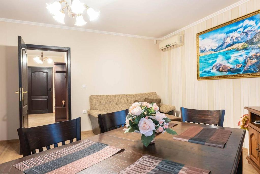 Vazov Residence , Two Bedroom Top Centre Apartment Varna Exterior foto
