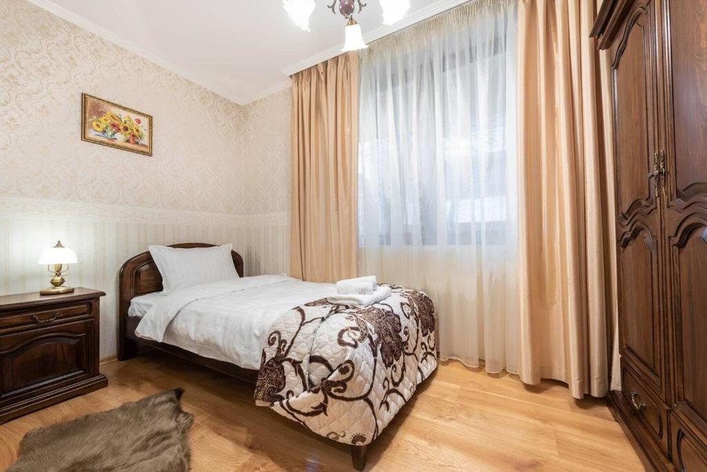 Vazov Residence , Two Bedroom Top Centre Apartment Varna Exterior foto